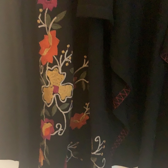 Sweater - Picture 3 of 4